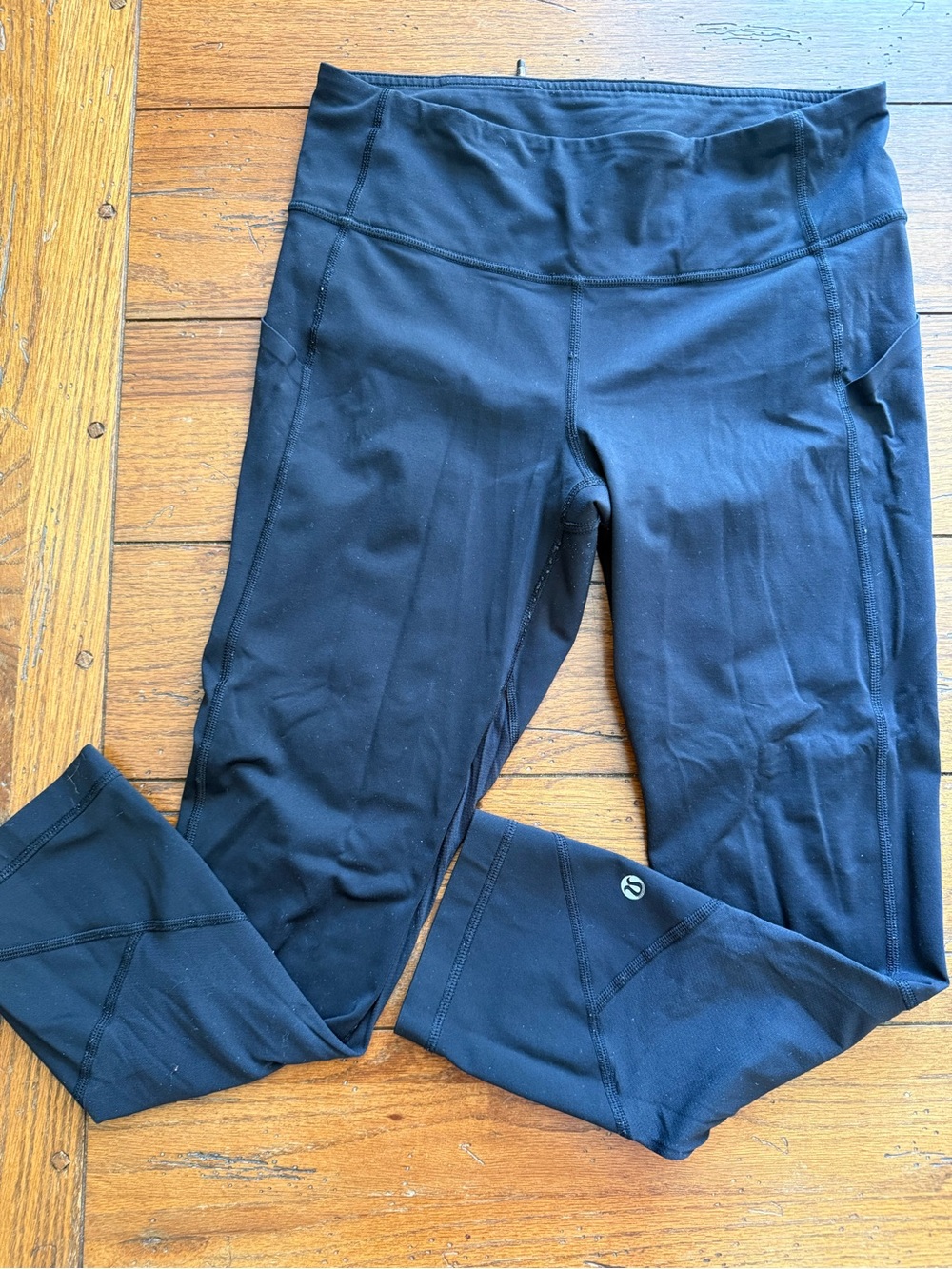 Lululemon cropped leggings with pockets